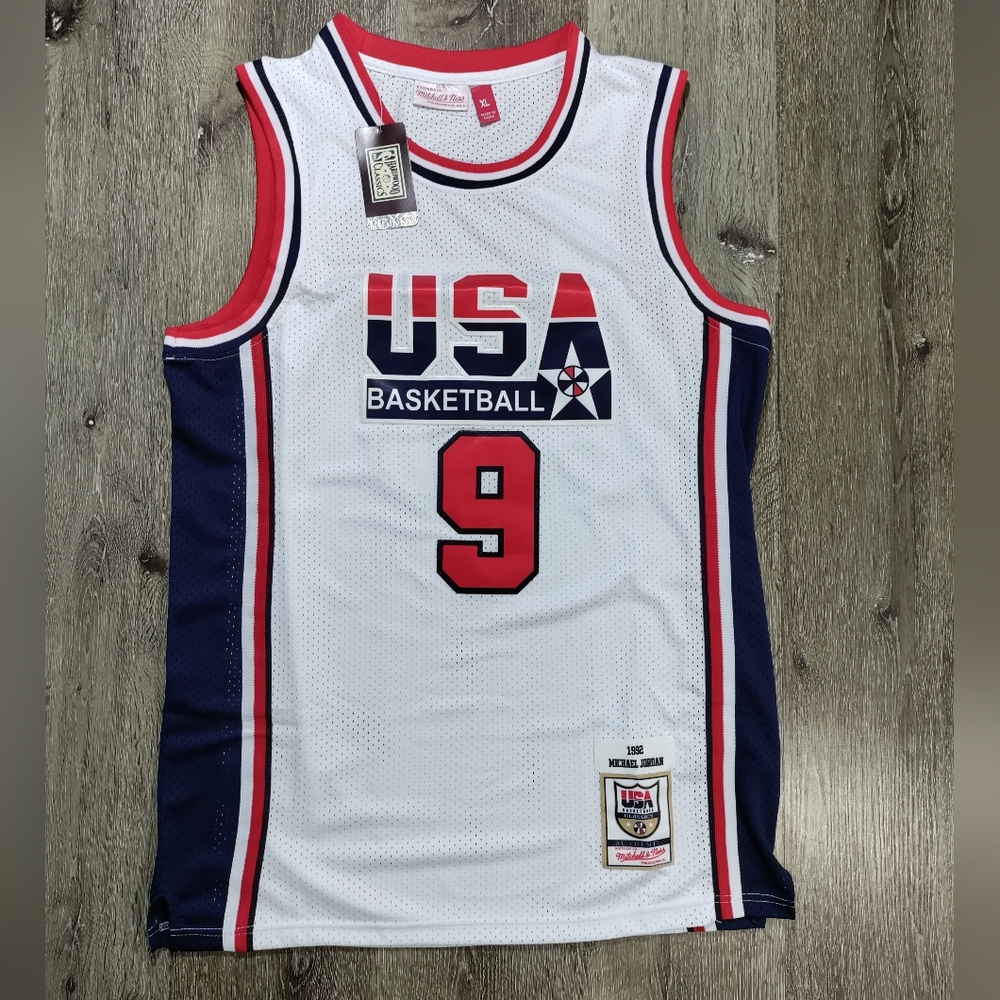 Mitchell and Ness Men's XL USA Jersey Michael Jordan